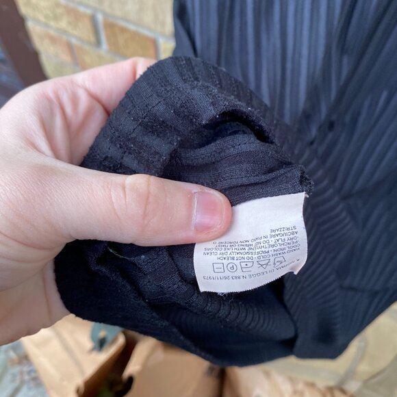 Vintage 1998 Versace Ripple Knit Logo T Shirt Black Size 54 - Picture 9 of 9